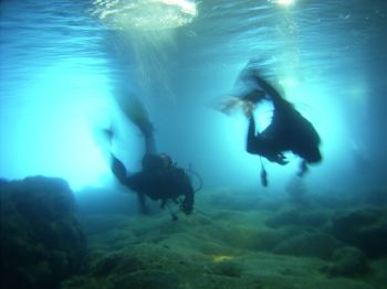 zelena spilja (green cavern) / ricoh g3  sea+sea / island... by Kurt Schunder 